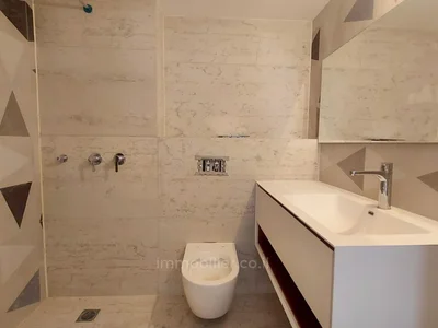 Wohnviertel Duplex penthouse rue calme florentine