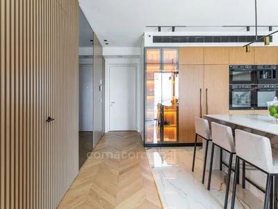 Residential quarter Avec terrasse dans un bel immeuble au centre bon emplacement haut standing luxueux bel appartement magnifique