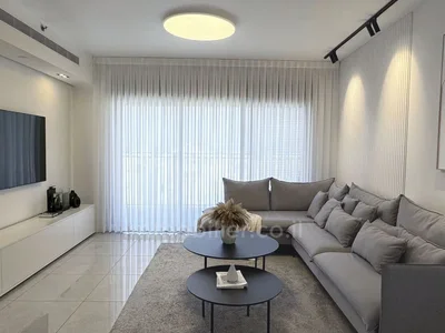Жилой квартал A ne pas manquer magnifique 4 pieces renove par architecte a vendre proche de la mer bat yam