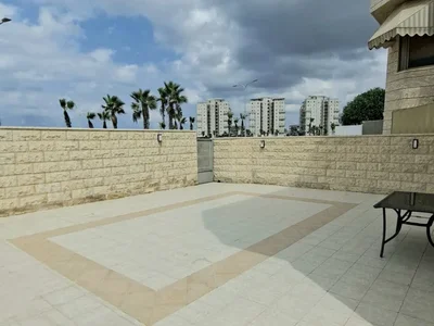 Barrio residencial A ne pas manquer grande villa de 7 pieces a vendre 1ere ligne de mer youd alef ashdod
