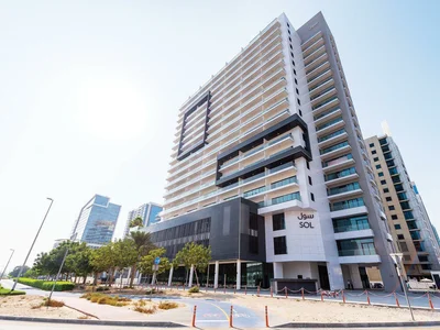 Wohnanlage SOL BAY Residence with a swimming pool and a view of Burj Khalifa, Business Bay, Dubai, UAE