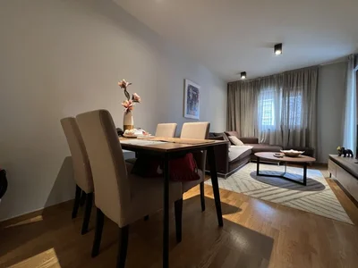 Wohnviertel Stan 50 m² na Izdavanje – Tološi, Podgorica