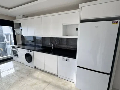 Wohnanlage 2+1-Maisonette-Wohnung mit Meerblick im Sonas Buket-Komplex.