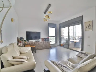 Residential quarter A ne pas manquer avec terrasse bel appartement bonne occasion dans un bel immeuble