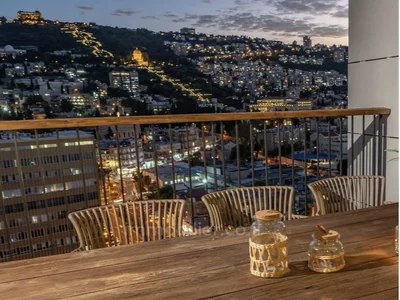 Quartier résidentiel Appartements parfaits et meublés avec vue sur la mer et les jardins bahá’í, entièrement meublés et déjà loués, pour y vivre ou pour investissement.