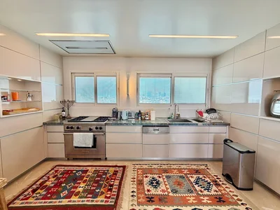 Wohnviertel Duplex penthouse face a la mer