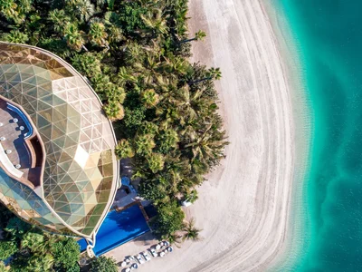 Complejo residencial First-class residential and hotel complex The Heart of Europe by Kleindienst Group on the islands, The World Islands, Dubai, UAE