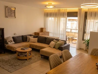 Residential quarter A vendre 4 piEces dexception au cOEur de la city dashdod