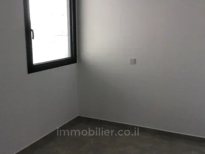 Wohnviertel 5 pieces a vendre dans un bel immeuble kiryat leumi rishon lezion