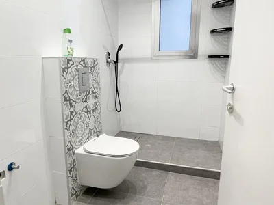 Quartier résidentiel Avec terrasse, calme, investi, hauts plafonds