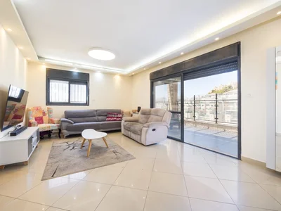 Barrio residencial Har homa terrasse souccah