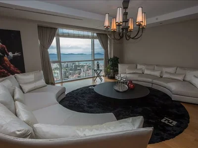 Wohnanlage High-rise residence with large green areas, swimming pools and a spa, Istanbul, Turkey