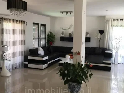 Quartier résidentiel Calme, au centre, bon emplacement, bonne occasion, dans rue calme, endroit calme, etage haut avec vue, vue sur la mer, a ne pas manquer !, agreable, bien agencé, clair, spacieux, bonne affaire, bonnes orientations, entierement meuble, grand jardin, projet de qualite