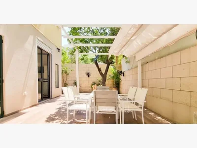 Barrio residencial A ne pas manquer endroit calme grand jardin proche de la mer