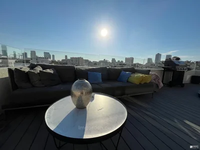 Quartier résidentiel Avec terrasse, bon emplacement, proche de la mer, neuf