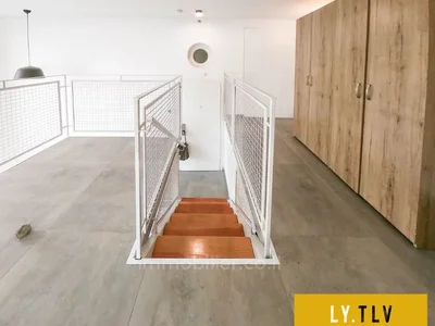 Wohnviertel Superbe studio avec mezzanine entierement renove en plein coeur de tel aviv