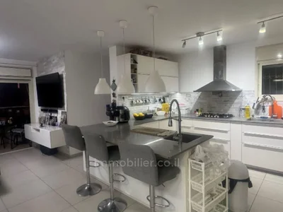 Residential quarter Appartement 4 pieces centre ville