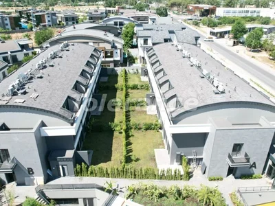 Wohnanlage Neue 2+1 Wohnungen in Molla Yusuf, Konyaalti, Antalya in Anlage mit Pool vom Bauträger