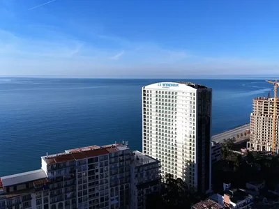 Complejo turístico Hotel rooms at Wyndham Residences Batumi.