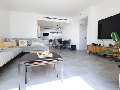 Dzielnica mieszkaniowa A vendre appartement 4 pieces a kiryat sanz rue yehuda hanassi netanya