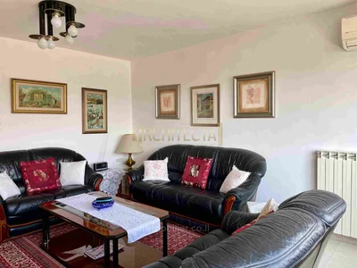 Wohnviertel Opportunite dun appartement avec un excellent potentiel damelioration tama 38 signe au coeur du quartier ramat eshkol entierement renove