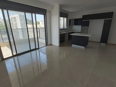 Barrio residencial Superbe appartement luxueux de 3 pieces en plein centre ville de hadera