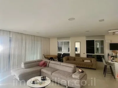 Barrio residencial Avec terrasse bel appartement bien agence bon emplacement dans un bel immeuble grand proche de la mer spacieux
