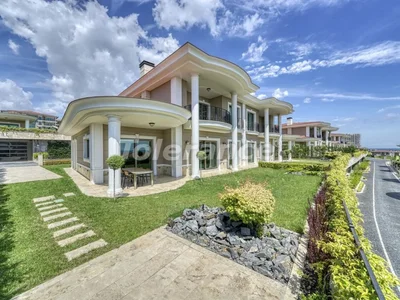 Wieś domków Luxurious villas in Beylikdüzü, Istanbul in a big complex with the stunning Marmara sea view
