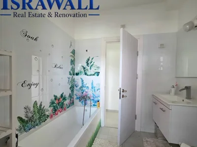 Residential quarter A vendre a bat yam spacieux 3 pieces avec mamad et balcon