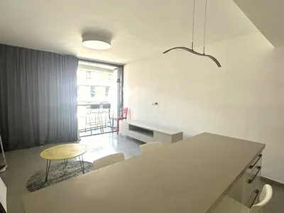 Residential quarter Emplacement ideal 2 pieces entierement meuble a louer florentine tel aviv