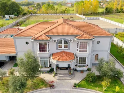 Hütte Kuća 560 m² na Prodaju – Novo Selo, Danilovgrad
