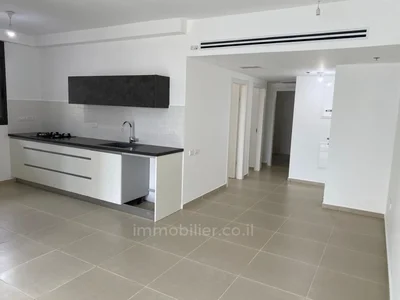 Quartier résidentiel Appartement 3 pièces et demi, deuxième ligne de mer, bat yam