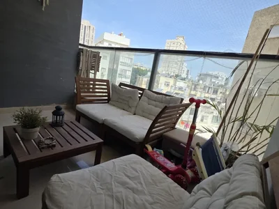 Residential quarter A vendre appartement 4 pieces entierement renove a bat yam