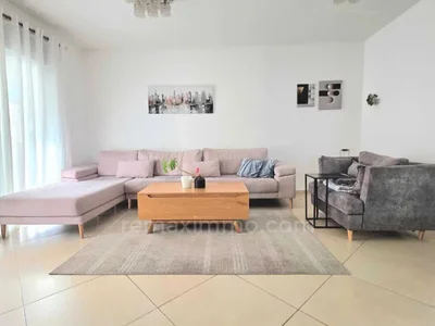 Wohnviertel Affaire exceptionnelle un grand appartement familial de 5 pieces renove a hadera dans le quartier du park