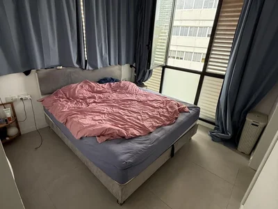 Quartier résidentiel 3 pièces à vendre complet, immeuble neuf ascenseur, balcon, parking, cave.