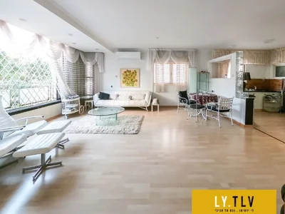 Quartier résidentiel Superbe 100 m2 a deux pas de la mer avec parking et ascenseur