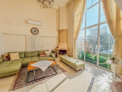 Villa Four bedroom villa with views of Alanya and the sea.
