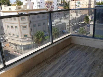 Barrio residencial Superbe appartement luxueux de 3 pieces en plein centre ville de hadera