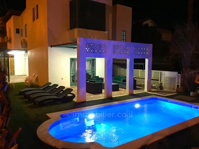 Quartier résidentiel Villa elie pieds dans l'eau - 4 pièces avec piscine privée, vue mer exceptionnelle, haut standing, proche plage