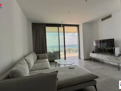 Barrio residencial Un appartement de reve dans un immeuble de tres haut standing en premiere ligne face a la mer