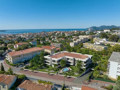 Rezydencja Zakrytaa rezidencia s bassejnom v 15 ti minutah hodby do nabereznoj Kruazett i mora