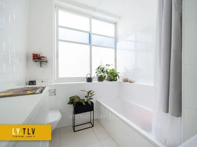 Quartier résidentiel Superbe duplex avec 45m2 de toit en plein coeur de tel aviv