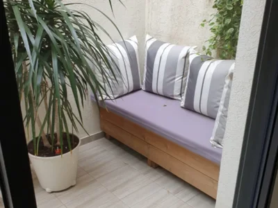 Dzielnica mieszkaniowa Charmand trois pieces dans le quartier prise de florentineherzl