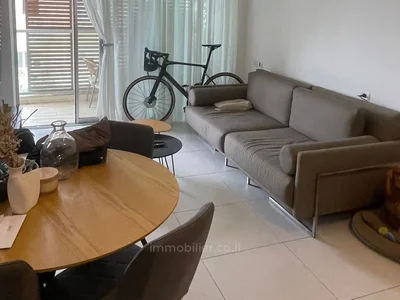 Quartier résidentiel A vendre appartement 2 pieces rue yehuda halevy - tres bon etat