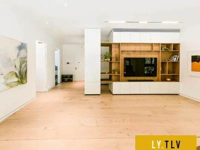 Жилой квартал Un appartement rare avec jardin comme une villa en ville sur le boulevard ben gourion