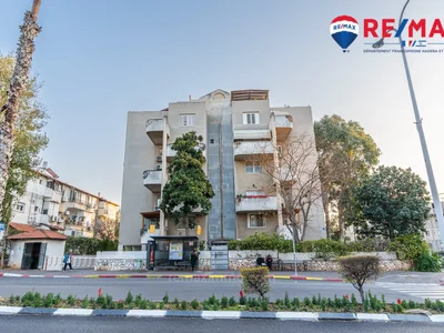 Quartier résidentiel Duplex rare, spacieux et lumineux en plein centre-ville de hadera avec une terrasse souccah ! potentiel exceptionnel !