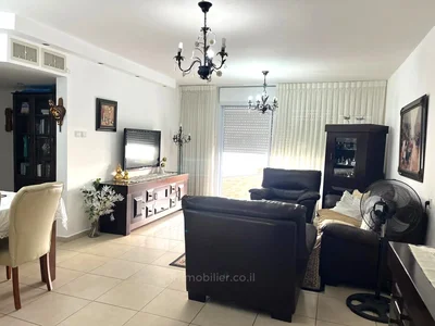 Residential quarter Agreable bel appartement bien agence calme dans rue calme dans un bel immeuble endroit calme projet de qualite spacieux
