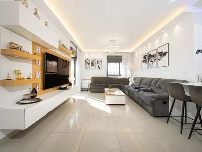 Wohnviertel Penthouse rare a har homa avec revenu passif et vue a couper le souffle