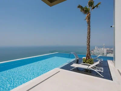 Wohnanlage New high-rise luxury residential complex on the first sea line, in the prestigious area of Jomtien, Pattaya, Thailand