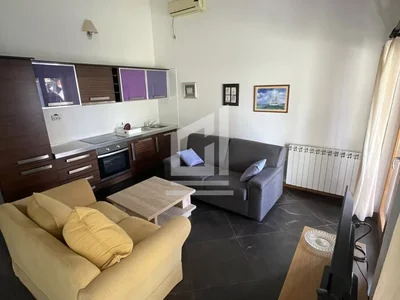 Cabaña Kuća 147 m² na Prodaju – Gornja Gorica, Podgorica